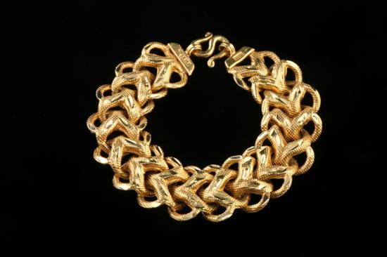 Appraisal: THAI HAND-CRAFTED HIGH KARAT YELLOW GOLD FLEXIBLE LINK BRACELET Openwork