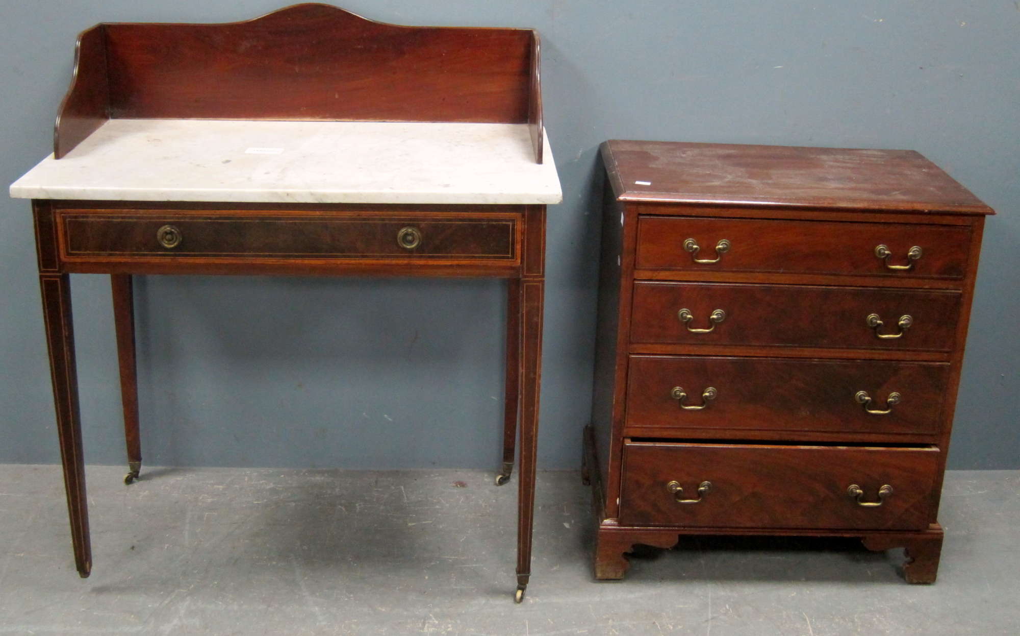 Appraisal: Reproduction mahogany straight front chest of four drawers and a