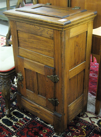 Appraisal: SINGLE-DOOR ICE BOX American early th century of elm construction