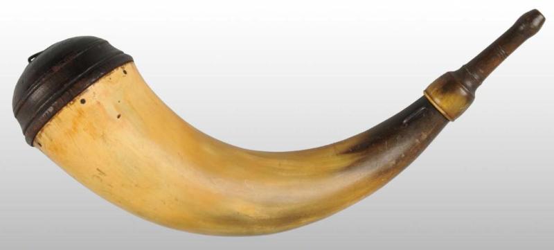 Appraisal: Early Pennsylvania Powder Horn Description With original screw tip and