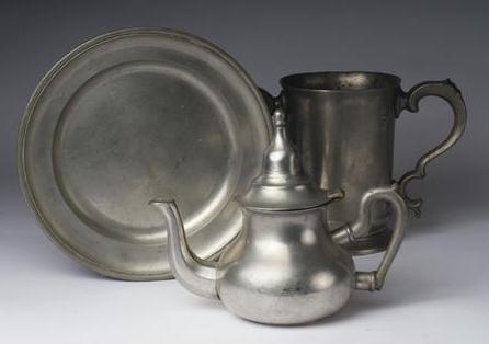 Appraisal: NINETEENTH CENTURY ENGLISH PEWTER DOUBLE-HANDLED QUART MUG Marked QUART in