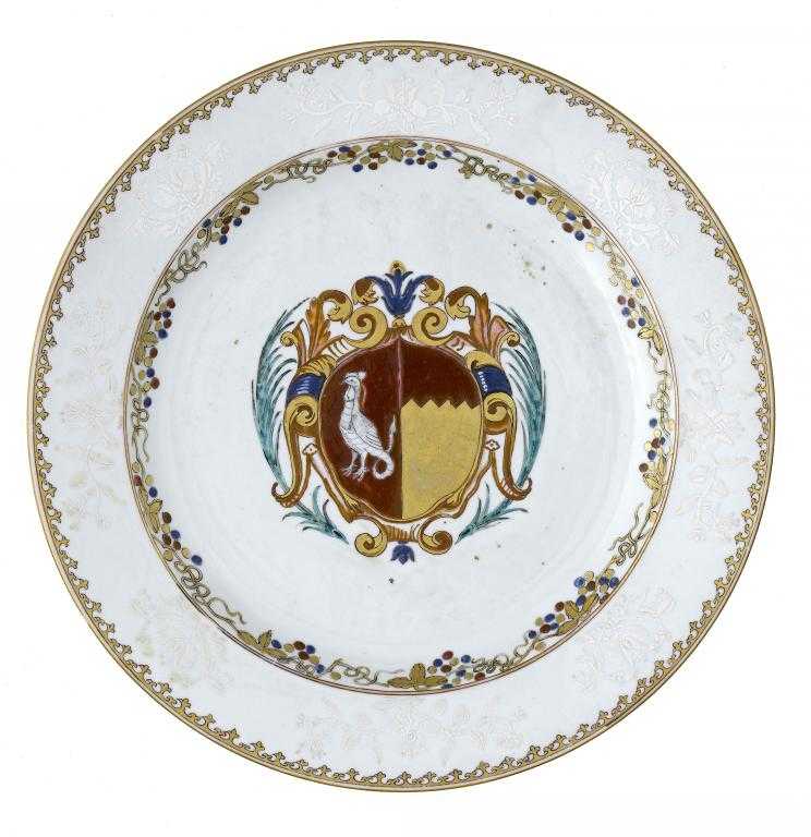 Appraisal: A CHINESE PORCELAIN ARMORIAL DISH enamelled to the centre with