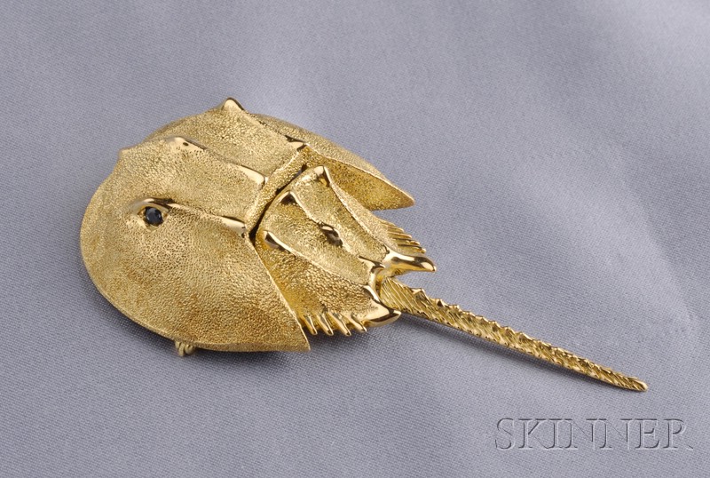 Appraisal: kt Gold Horseshoe Crab Brooch the articulated body with sapphire