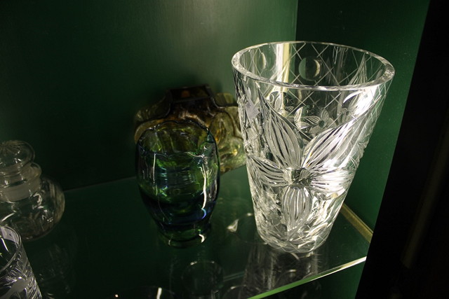 Appraisal: A FINNISH GLASS VASE signed by Kai Blomquist cm a