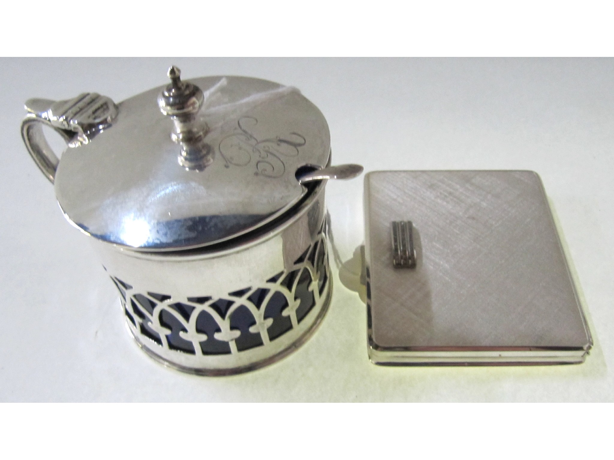 Appraisal: A lot comprising a silver mustard pot Sheffield and a