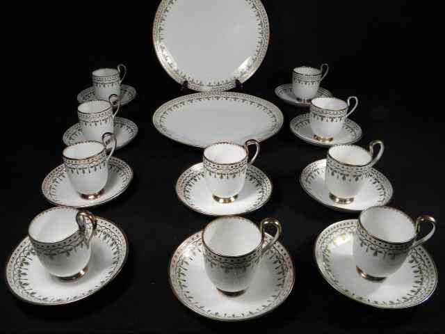 Appraisal: Lot of th Century porcelain dinnerware pieces total with a