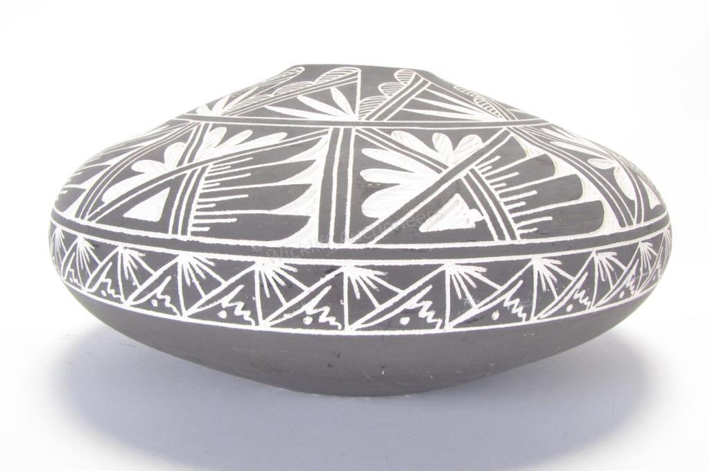 Appraisal: Lorraine and Cyrus Concho Acoma Seed Jar large Native American