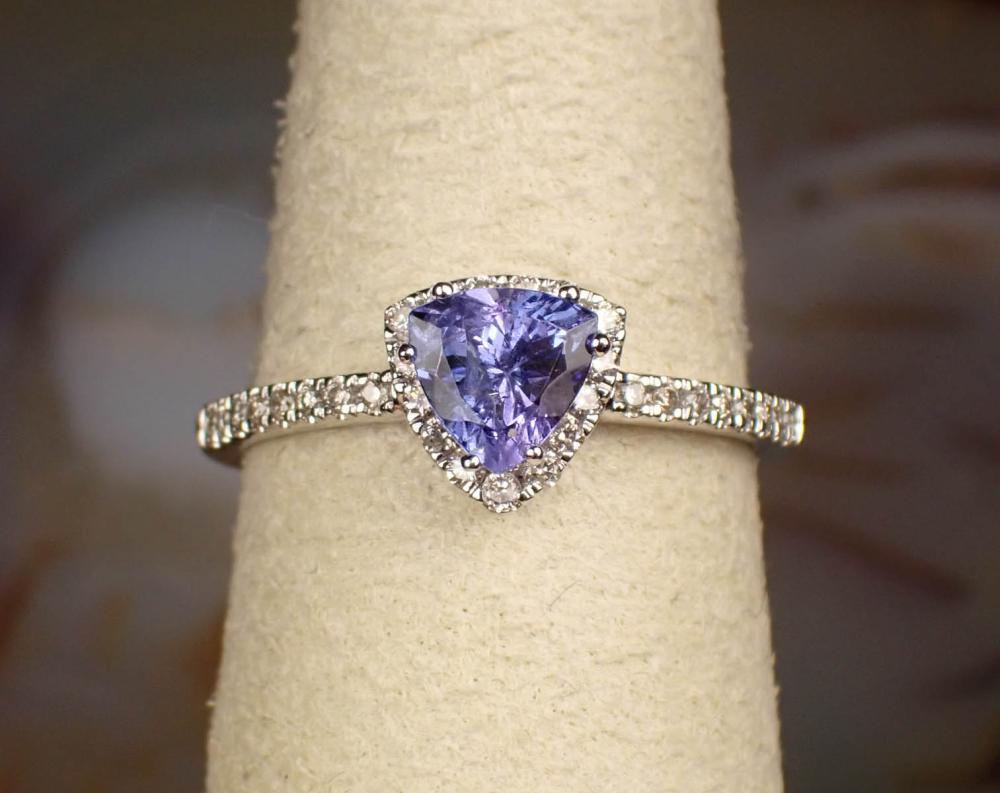 Appraisal: TANZANITE DIAMOND AND FOURTEEN KARAT GOLD RING The white gold