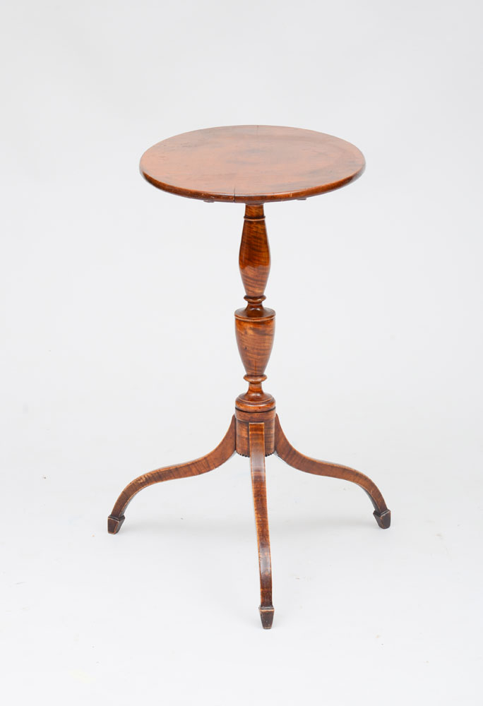 Appraisal: FEDERAL MAPLE TILT-TOP CANDLESTAND The oval tilt-top raised on a