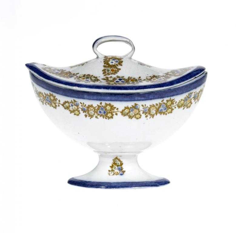 Appraisal: A WEDGWOOD AND CO PEARLWARE DESSERT TUREEN AND COVER of