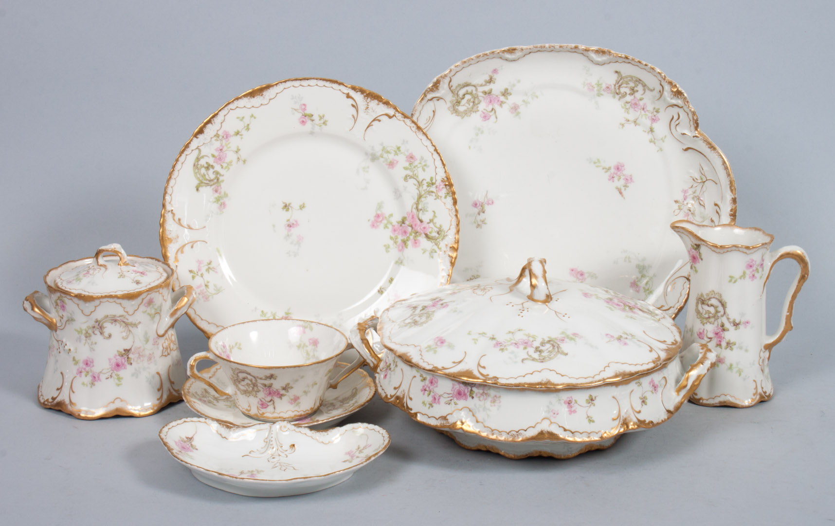 Appraisal: Limoges porcelain partial -piece dinner set in the Schleiger pattern