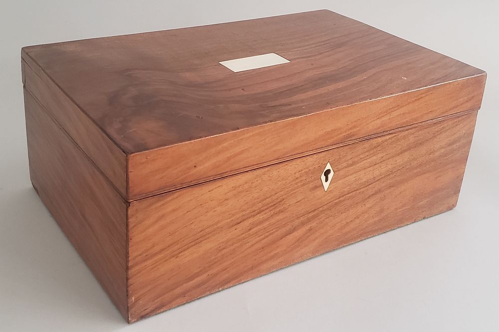 Appraisal: Mahogany and Cedar Lined Inlaid Humidor Mahogany and Cedar Lined