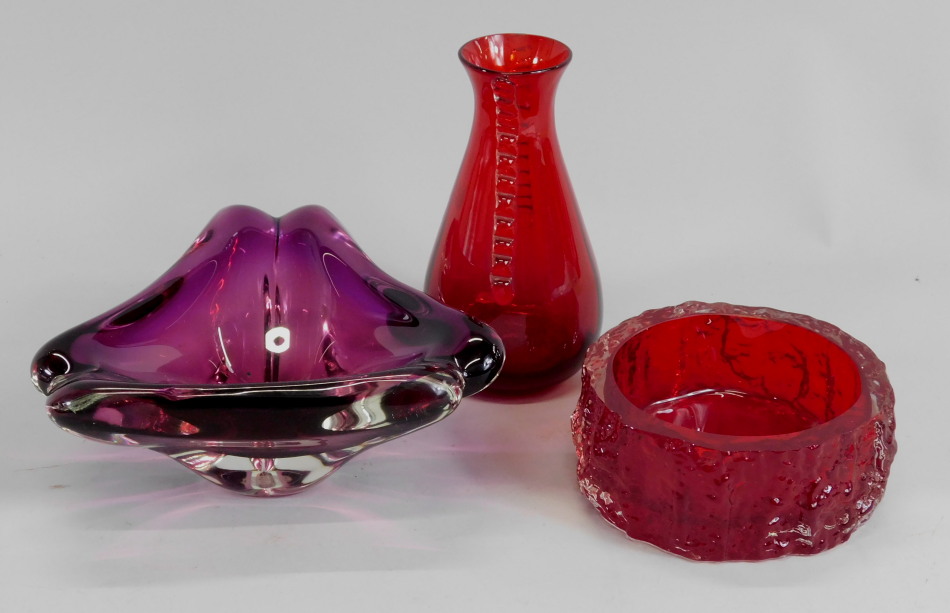 Appraisal: Three items of Art Glass to include a Whitefriars ashtray