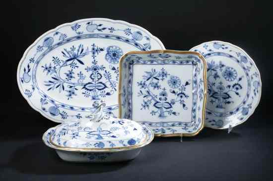 Appraisal: -PIECE MEISSEN PORCELAIN ''BLUE ONION'' DINNER SERVICE th century impressed