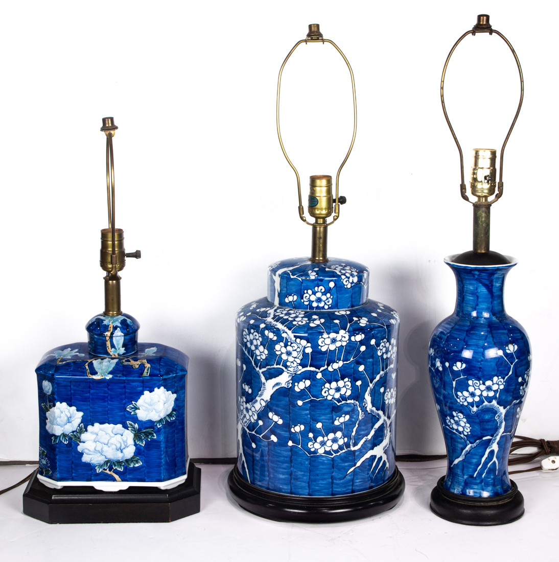 Appraisal: LOT OF CHINESE BLUE AND WHITE PORCELAIN TABLE LAMPS Lot