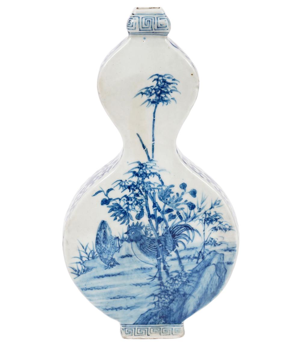 Appraisal: CHINESE PORCELAIN BLUE WHITE SMALL VASEChinese porcelain blue and white