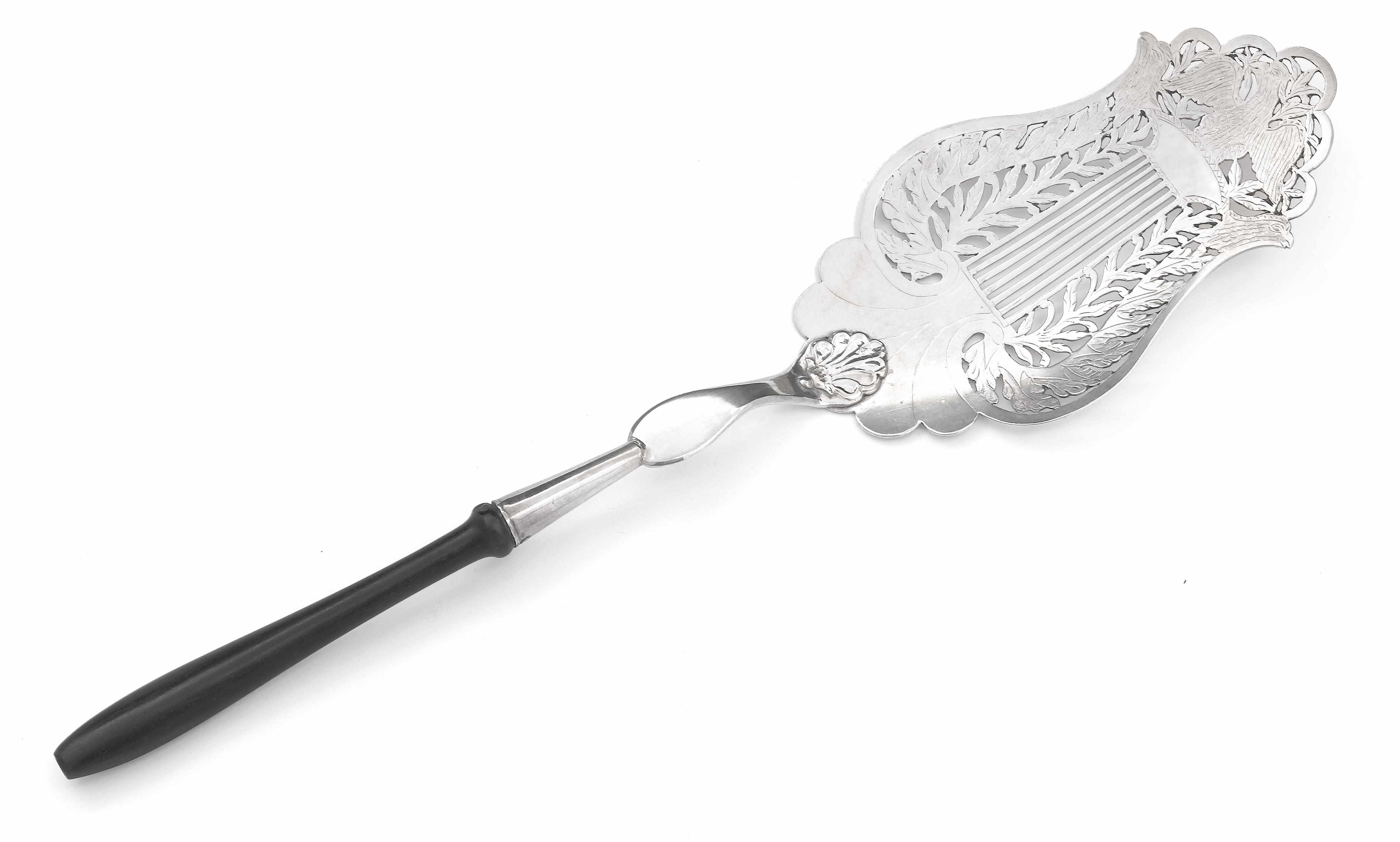 Appraisal: A Continental standard silver fish slice with wooden handle th