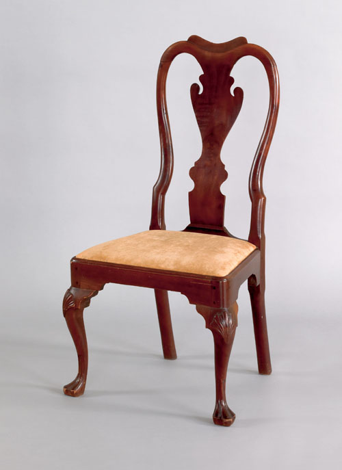 Appraisal: Philadelphia Queen Anne walnut dining chair ca the yoke crest