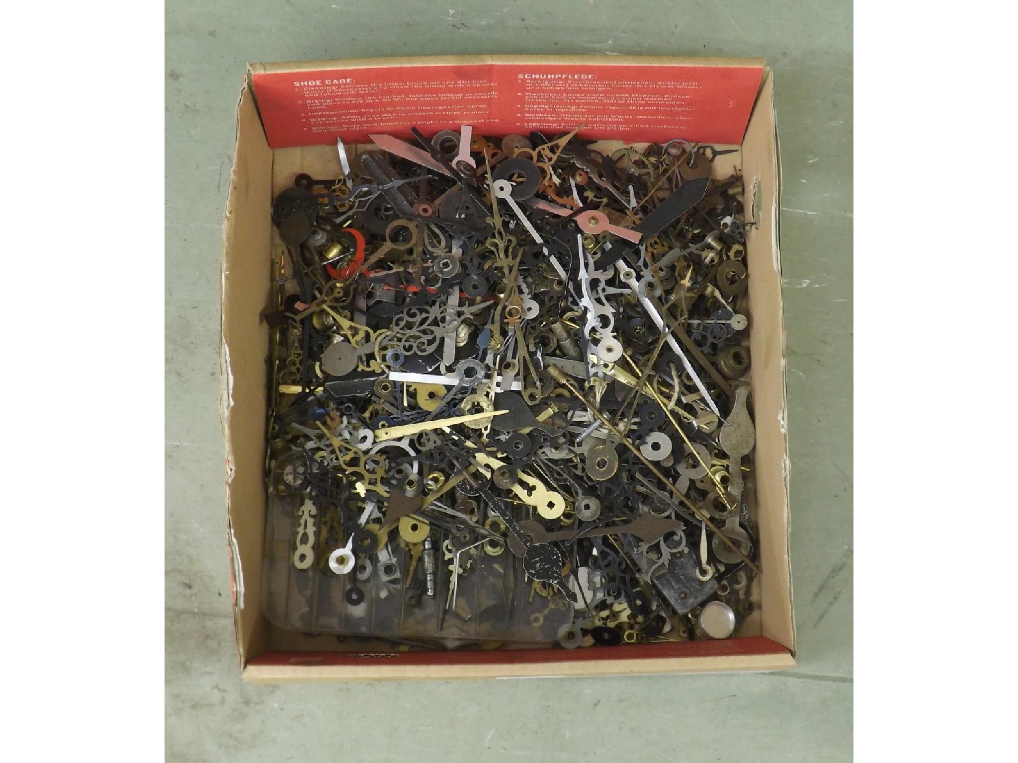 Appraisal: Large quantity of various clock hands