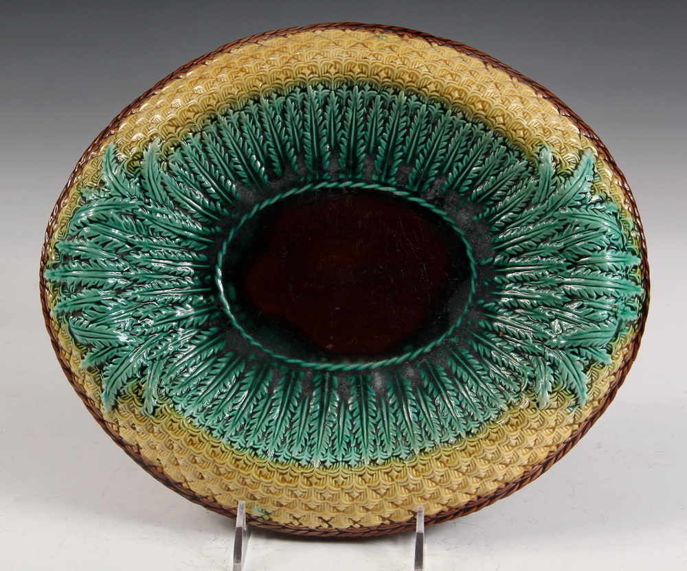 Appraisal: POTTERY SERVING DISH - English Majolica Oval Bread Tray in