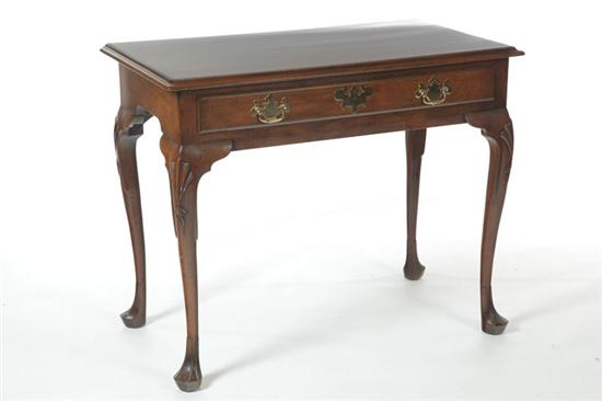 Appraisal: KITTINGER QUEEN ANNE-STYLE DRESSING TABLE Buffalo New York late th