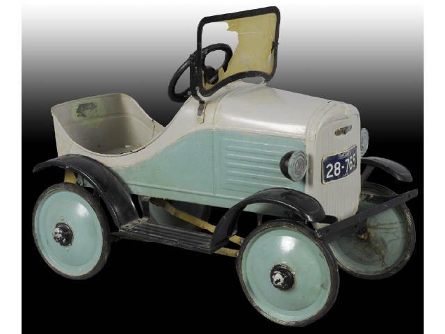 Appraisal: Pressed Steel Steelcraft Willys Knight Pedal Car Description Complete overpaint