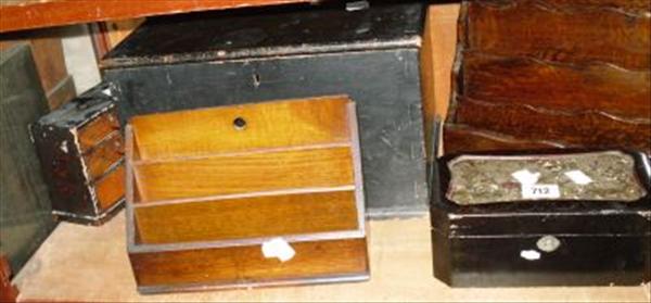 Appraisal: A quantity of treen boxes including a th century postbox