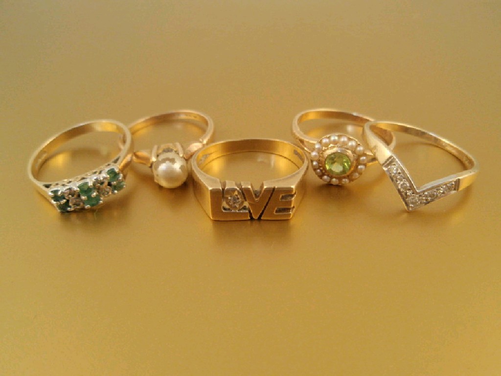 Appraisal: Five various stone set dress rings