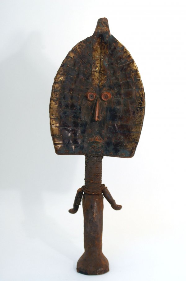 Appraisal: Kota Mahongwe janus reliquary figure having spade shaped top with