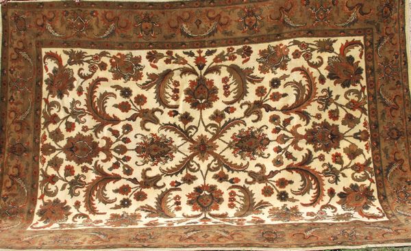 Appraisal: Sultanabad Oriental rug ' x ' Good condition