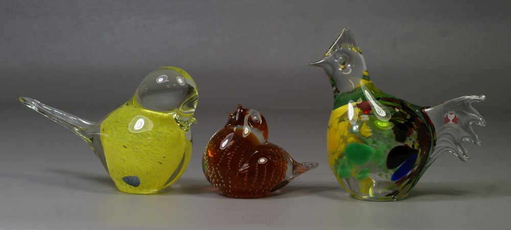 Appraisal: Art glass birds one marked Granna Glass made in Sweden