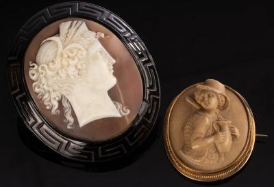 Appraisal: A large oval shell cameo brooch depicting a Classical lady