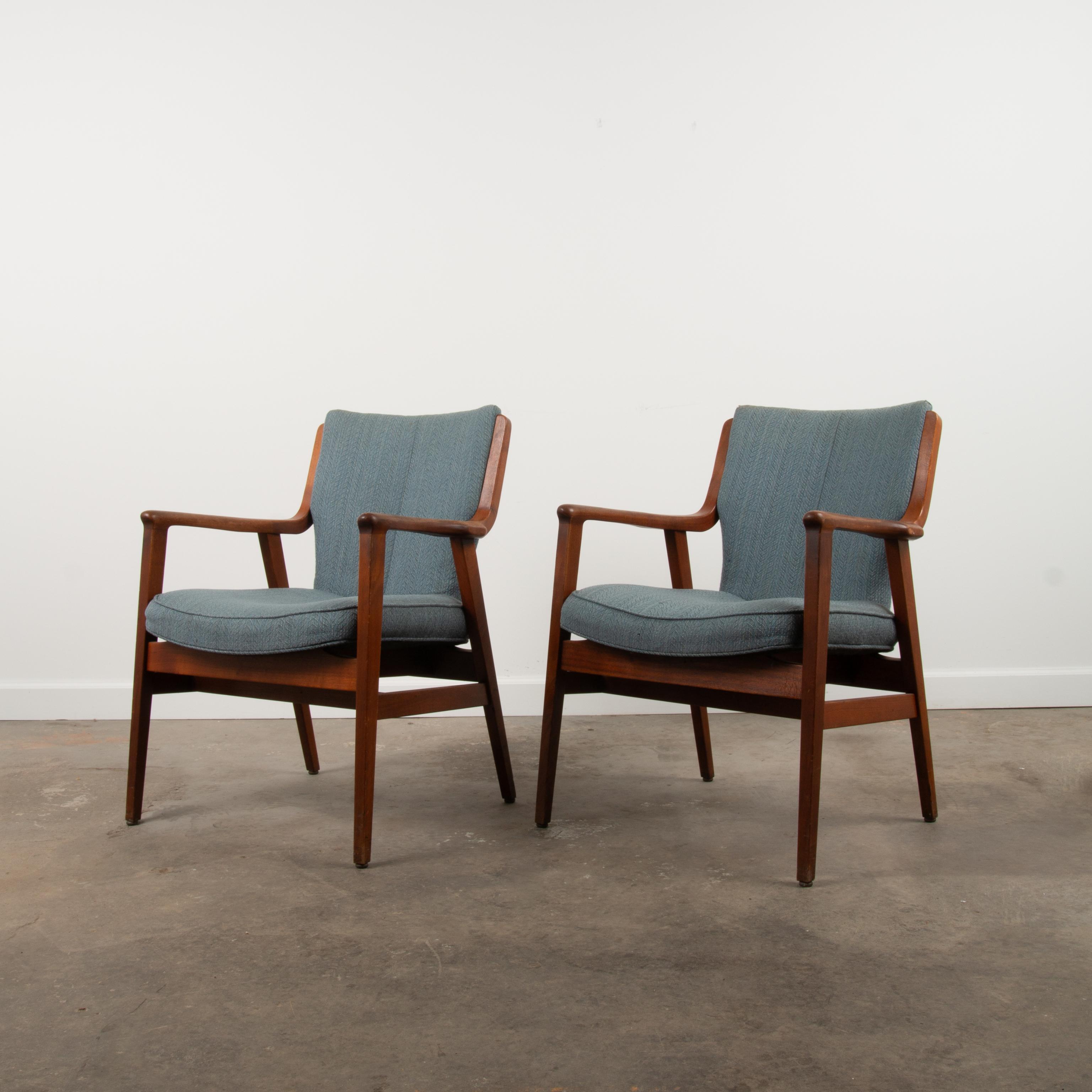 Appraisal: GUNLOCKE MID-CENTURY WALNUT ARMCHAIRS PAIR A pair of walnut chairs