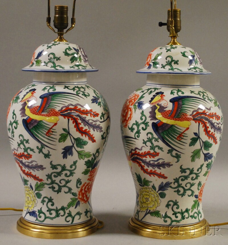 Appraisal: Pair of Modern Hand-painted Chinese-style Decorated Porcelain Jar Table Lamps