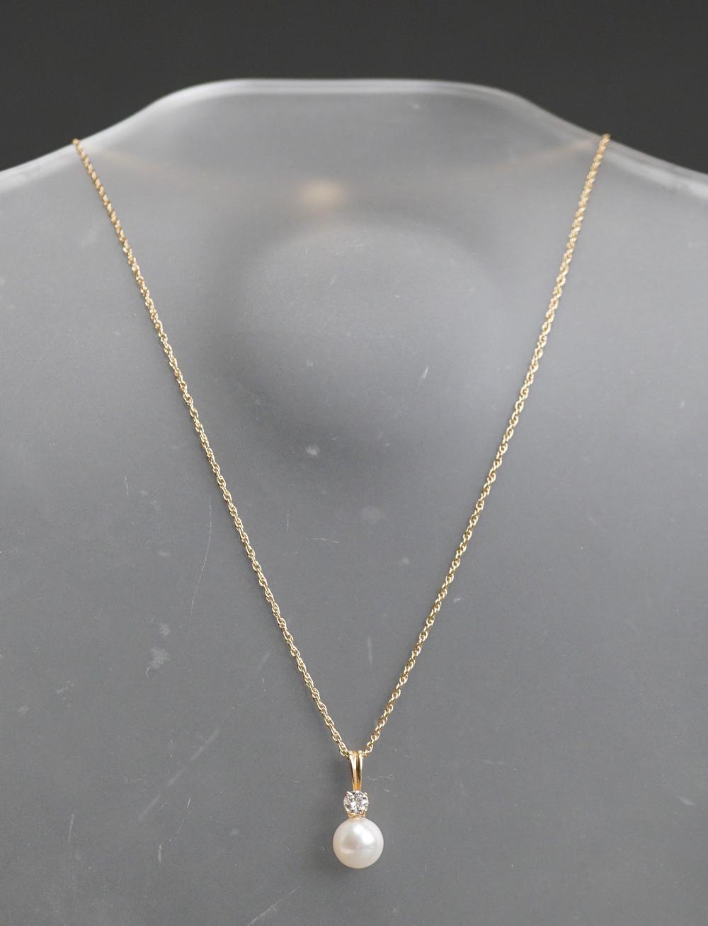 Appraisal: -Karat Yellow-Gold Diamond and Pearl Necklace Diamond approx ct pearl