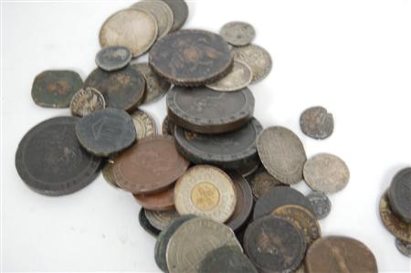 Appraisal: A large collection of world coins mainly copper and bronze