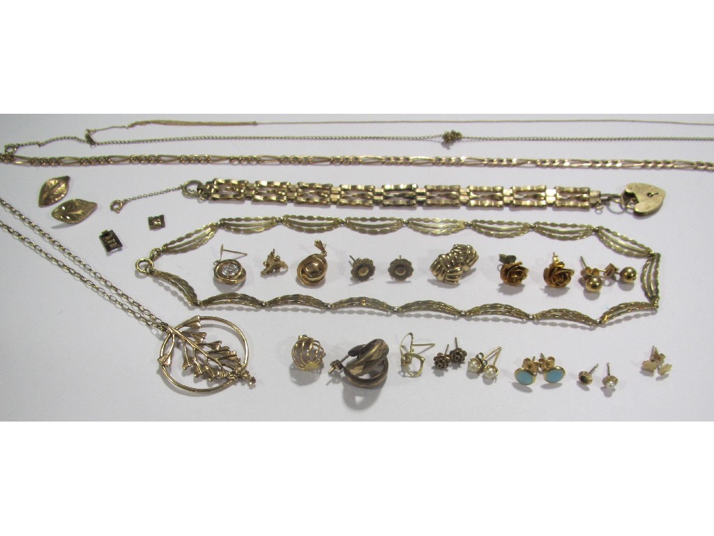 Appraisal: Lot of ct gold items to include two necklaces pendant