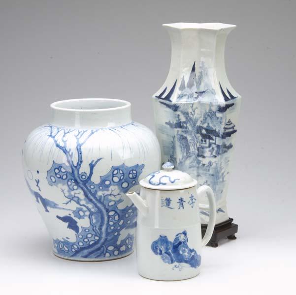 Appraisal: CHINESE PORCELAIN Three pieces all with underglaze blue decoration including