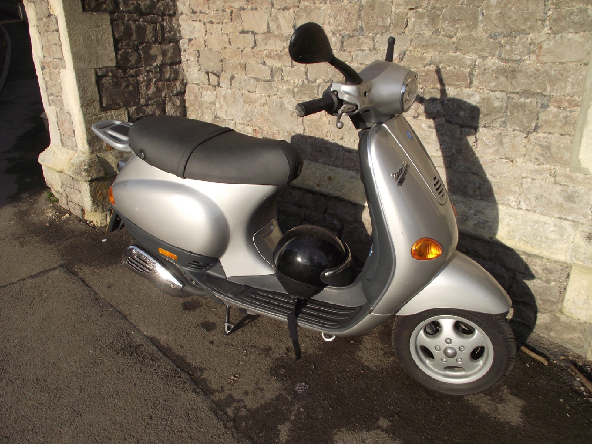 Appraisal: Piaggio E T moped scooter cc first registered August Reg