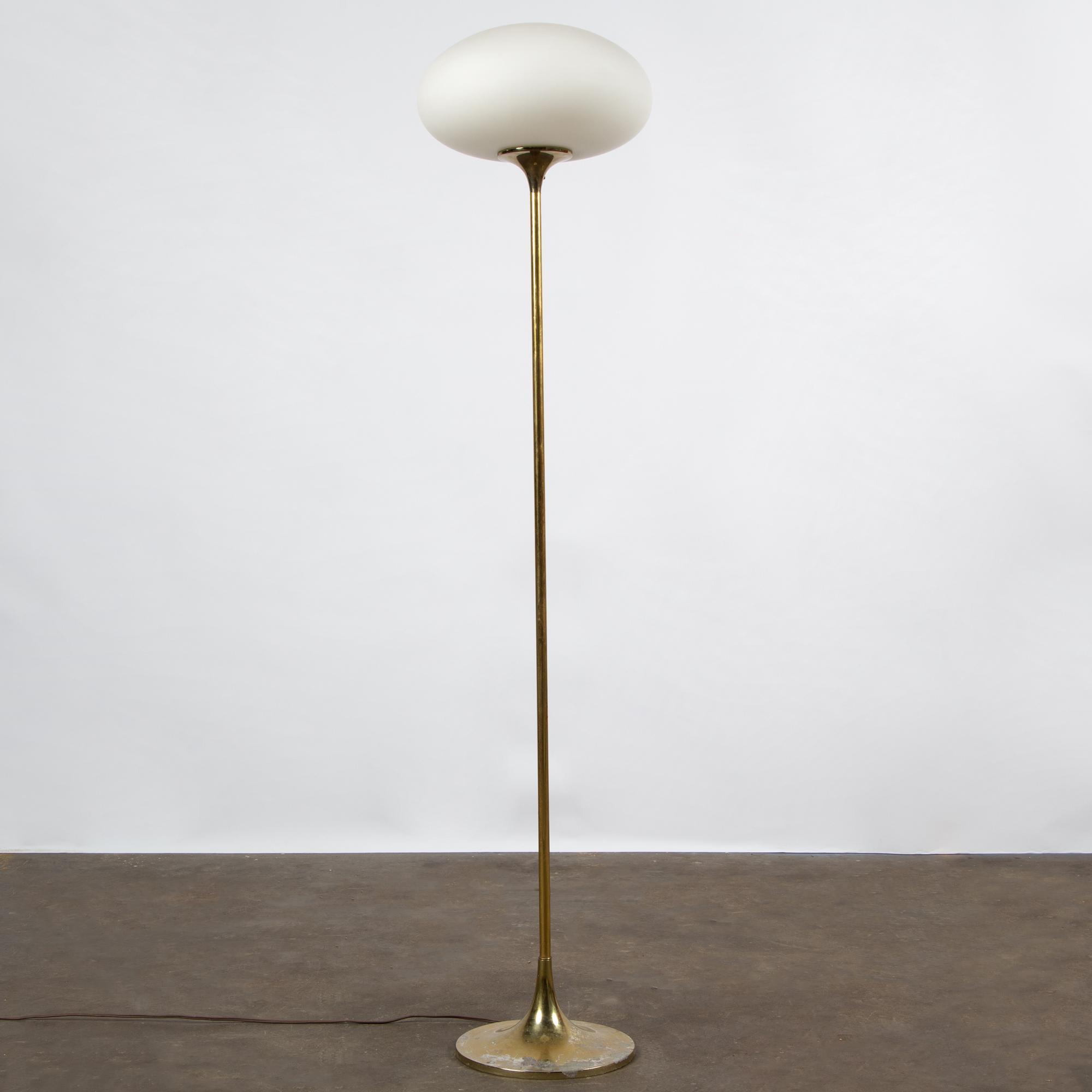 Appraisal: VINTAGE LAUREL MUSHROOM FLOOR LAMP A mushroom floor lamp designed