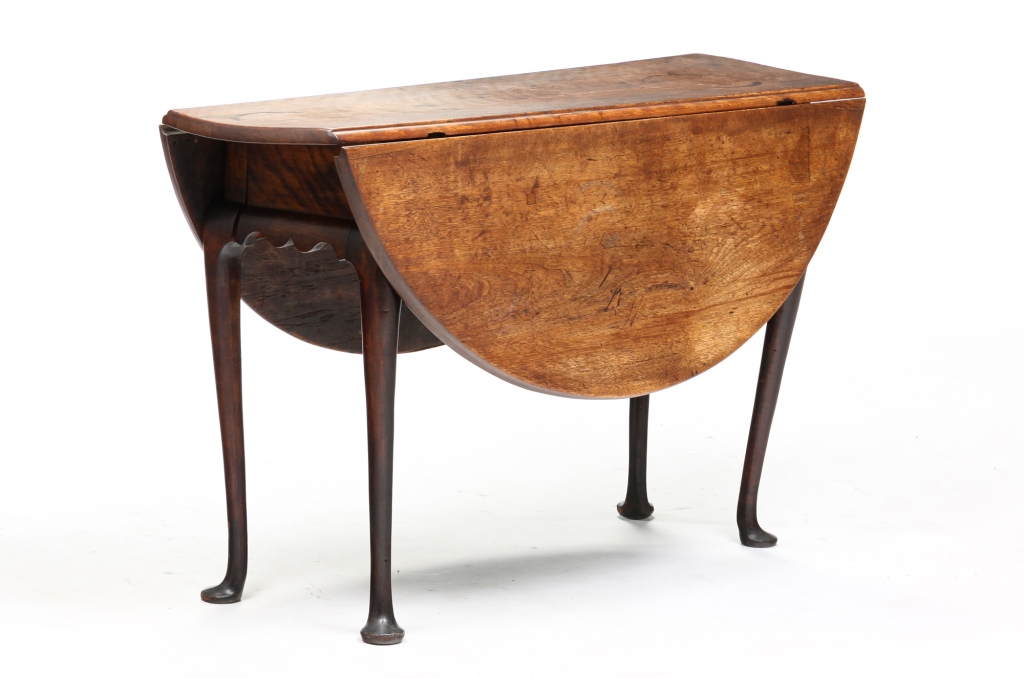 Appraisal: AMERICAN QUEEN ANNE DROP LEAF TABLE Mid th century walnut