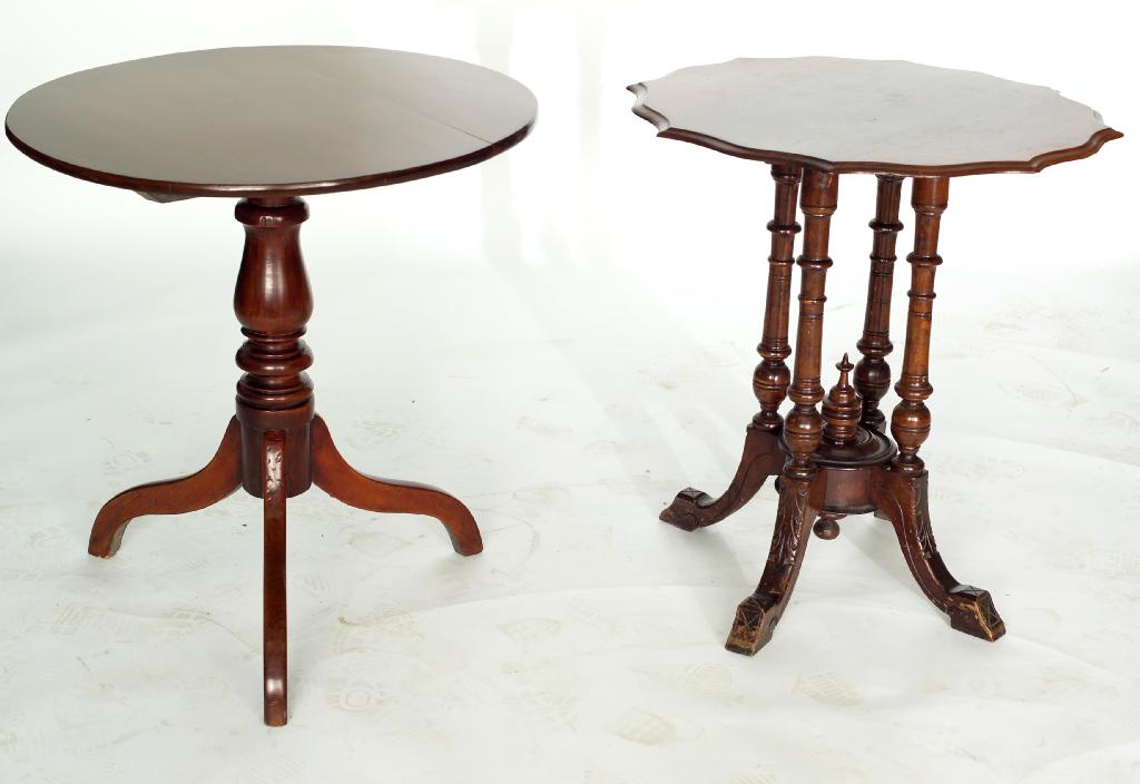 Appraisal: MAHOGANY TILT-TOP TRIPOD TABLE EARLY th CENTURY the circular top