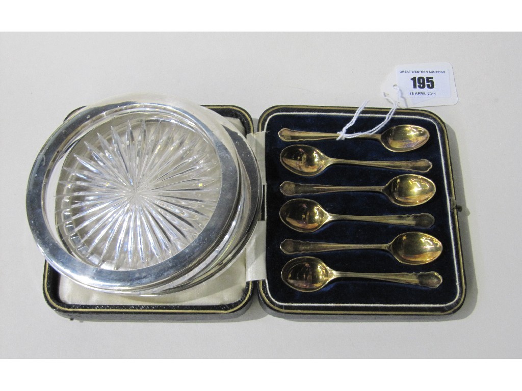 Appraisal: Lot comprising cased set of silver gilt coffee spoons Sheffield