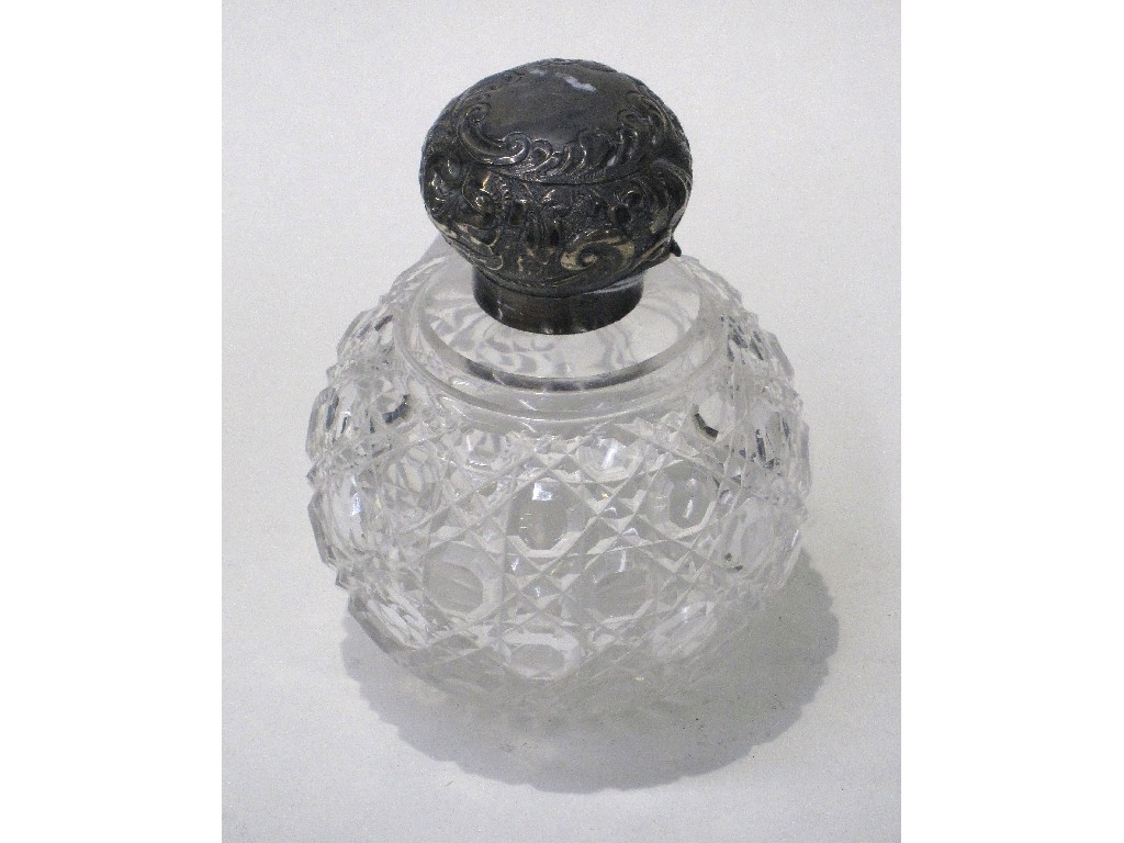 Appraisal: Silver topped scent bottle Sheffield