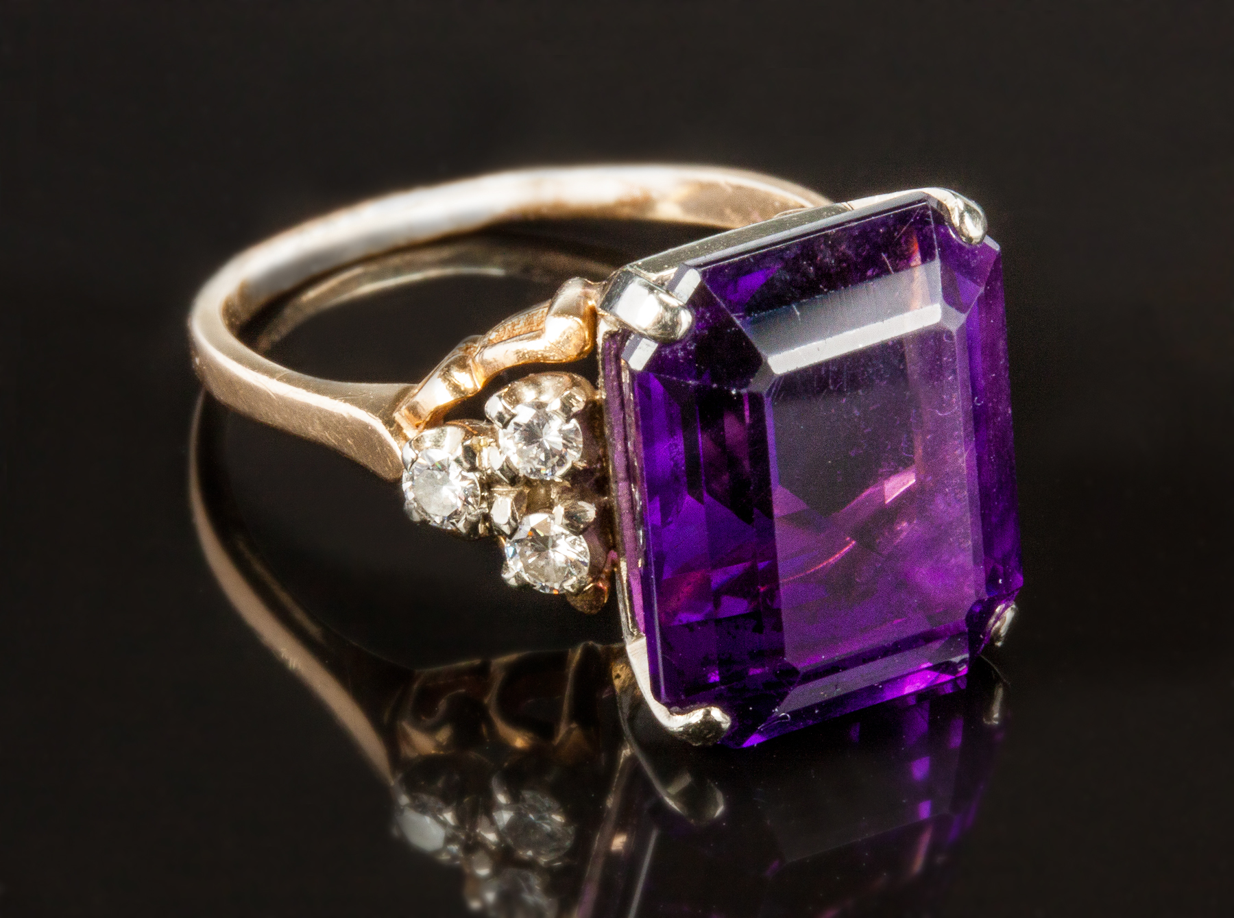 Appraisal: K Gold Amethyst Diamond Ring Approx ctw