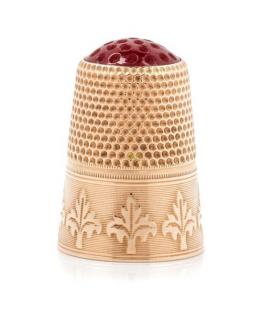 Appraisal: A Continental -Karat Gold and Hardstone Thimble the hardstone top