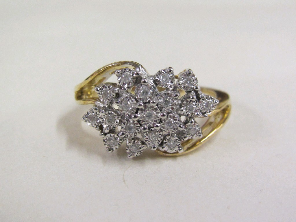 Appraisal: Nine carat gold diamond cluster ring