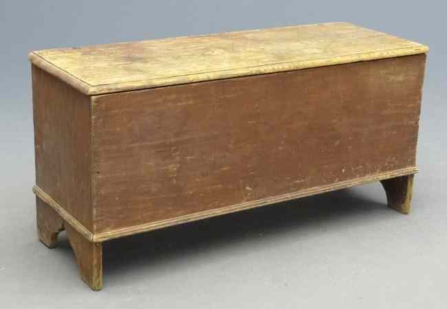 Appraisal: Early th c bootjack base blanket box in red paint