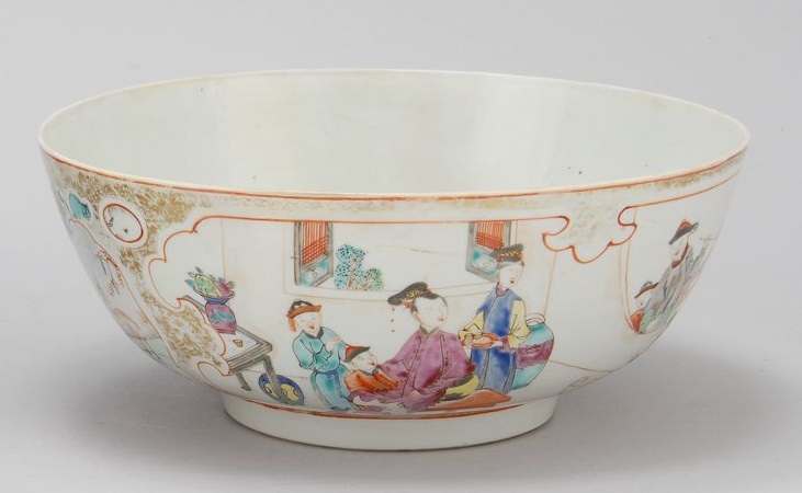 Appraisal: CHINESE EXPORT PORCELAIN PUNCH BOWL Late th CenturyWith rose mandarin