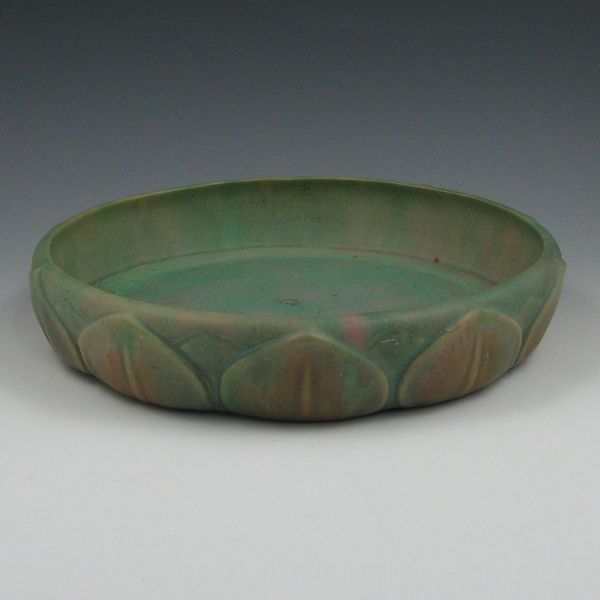 Appraisal: Roseville Early Velmoss bowl in matte green over pinkish brown